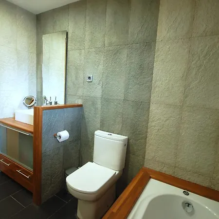 Lets Holidays Centric With Pool In Tossa Apartamento